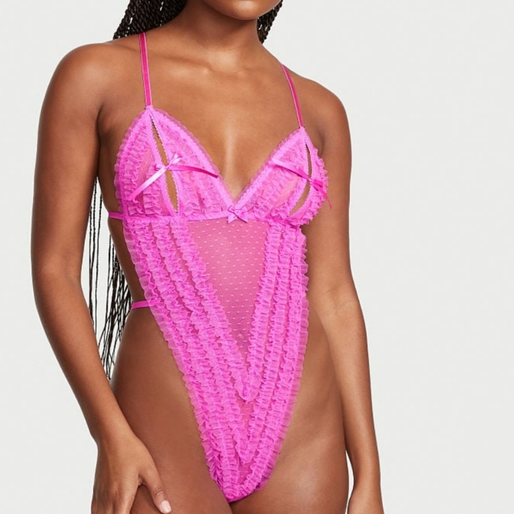 Victoria's secrets very sexy lace ruffle peek a boo teddy NWT Small Hot pink